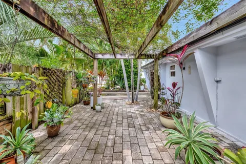 $699,000 | 1401 Northeast 33rd Street, Oakland Park, FL 33334