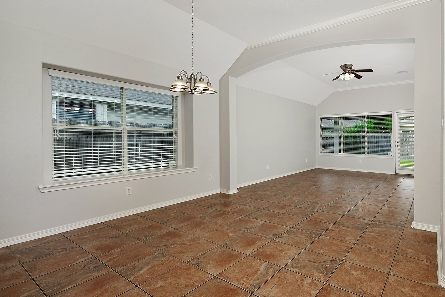 10912 Redbird Conroe, TX 77385 - Photo 3 of 17