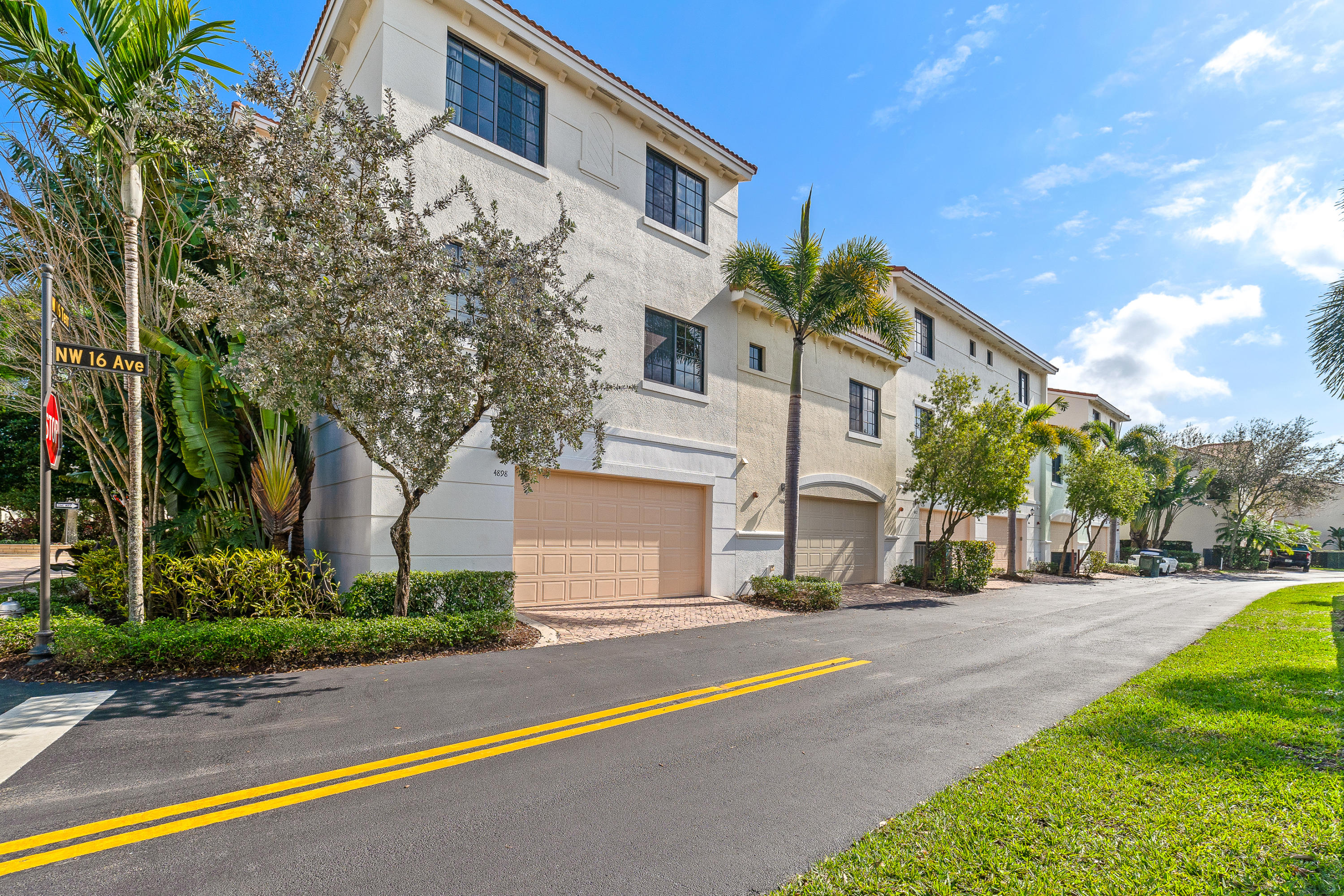 4898 Northwest 16th Avenue Boca Raton, FL 33431 - Photo 3 of 35 _DSC4203