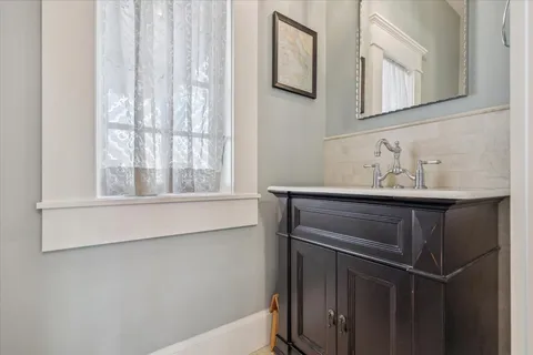 $1,695,000 | 1819 Banks Street, Houston, TX 77098