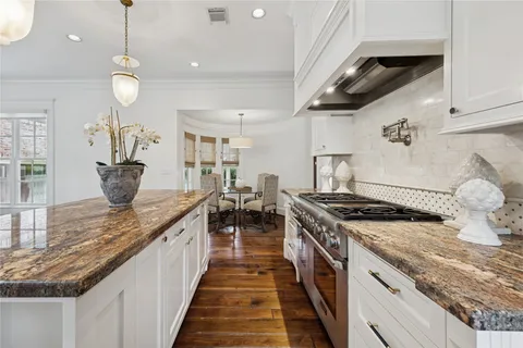 $1,695,000 | 1819 Banks Street, Houston, TX 77098