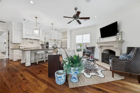 $1,695,000 | 1819 Banks Street, Houston, TX 77098