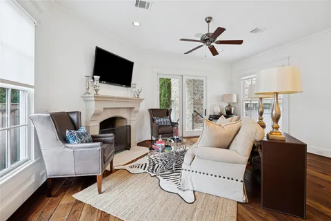 $1,695,000 | 1819 Banks Street, Houston, TX 77098