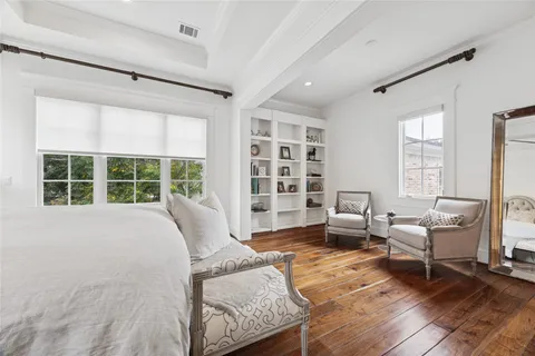 $1,695,000 | 1819 Banks Street, Houston, TX 77098