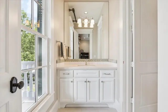 $1,695,000 | 1819 Banks Street, Houston, TX 77098