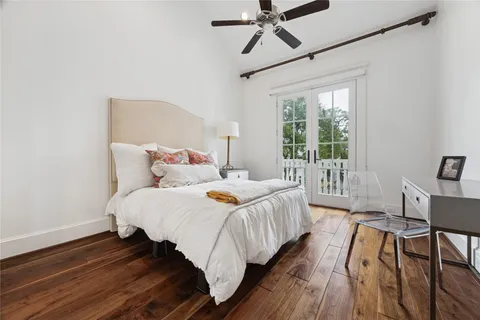 $1,695,000 | 1819 Banks Street, Houston, TX 77098