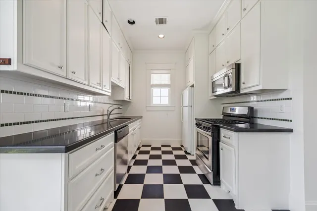 $1,695,000 | 1819 Banks Street, Houston, TX 77098