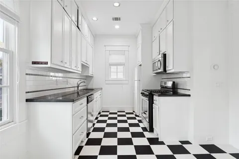 $1,695,000 | 1819 Banks Street, Houston, TX 77098