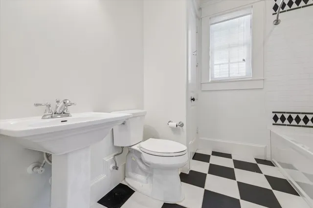 $1,695,000 | 1819 Banks Street, Houston, TX 77098