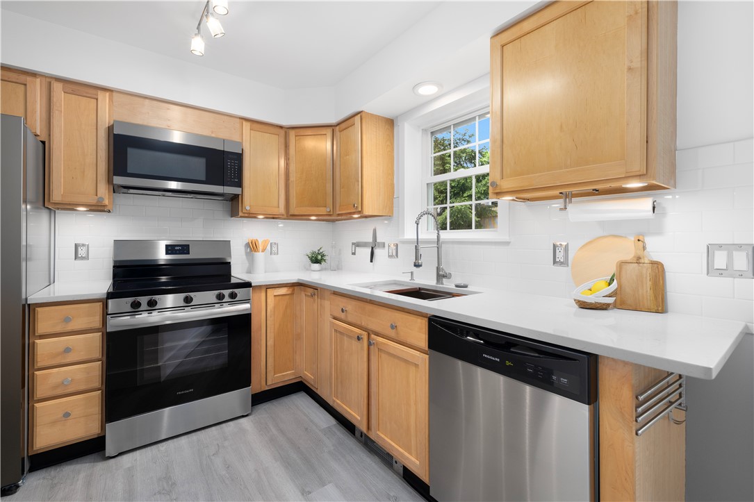 45 Cherry Lane, Unit C South Kingstown, RI 02879 - Photo 12 of 33