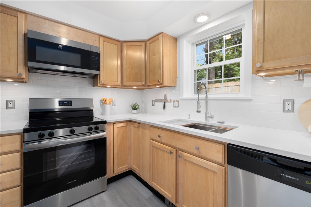 45 Cherry Lane, Unit C South Kingstown, RI 02879 - Photo 15 of 33