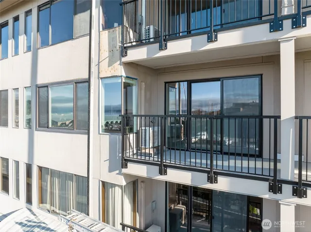 $549,000 | 601 South 227th Street, Unit 301S, Des Moines, WA 98198