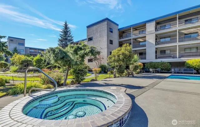 $549,000 | 601 South 227th Street, Unit 301S, Des Moines, WA 98198