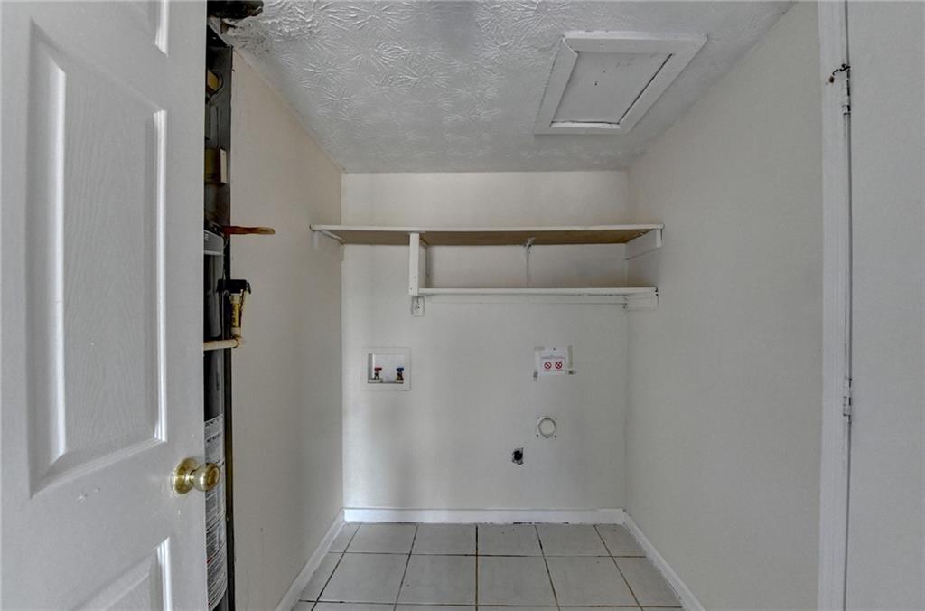 2082 Montgomery Trail Duluth, GA 30096 - Photo 27 of 45 a view of an empty walk in closet