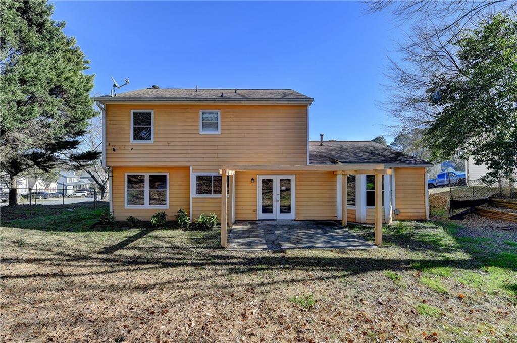 2082 Montgomery Trail Duluth, GA 30096 - Photo 45 of 45 a front view of a house with garden