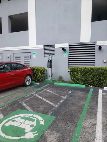 $425,000 | 5077 Northwest 7th Street, Unit 903, Miami, FL 33126