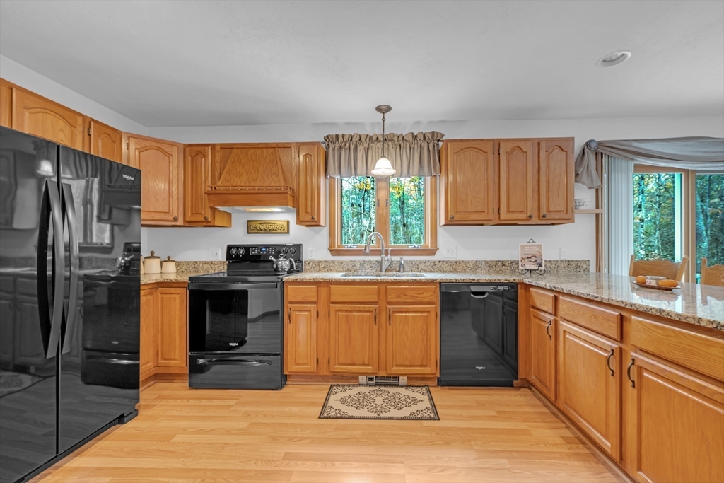 751 Mason Road Holden, MA 01522 - Photo 3 of 40