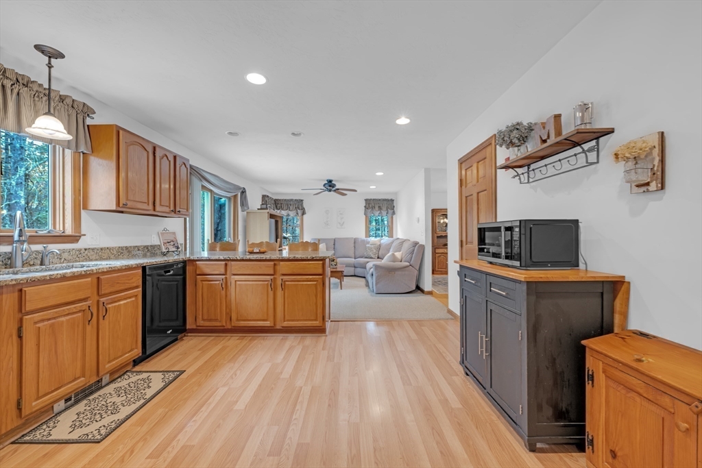 751 Mason Road Holden, MA 01522 - Photo 5 of 40