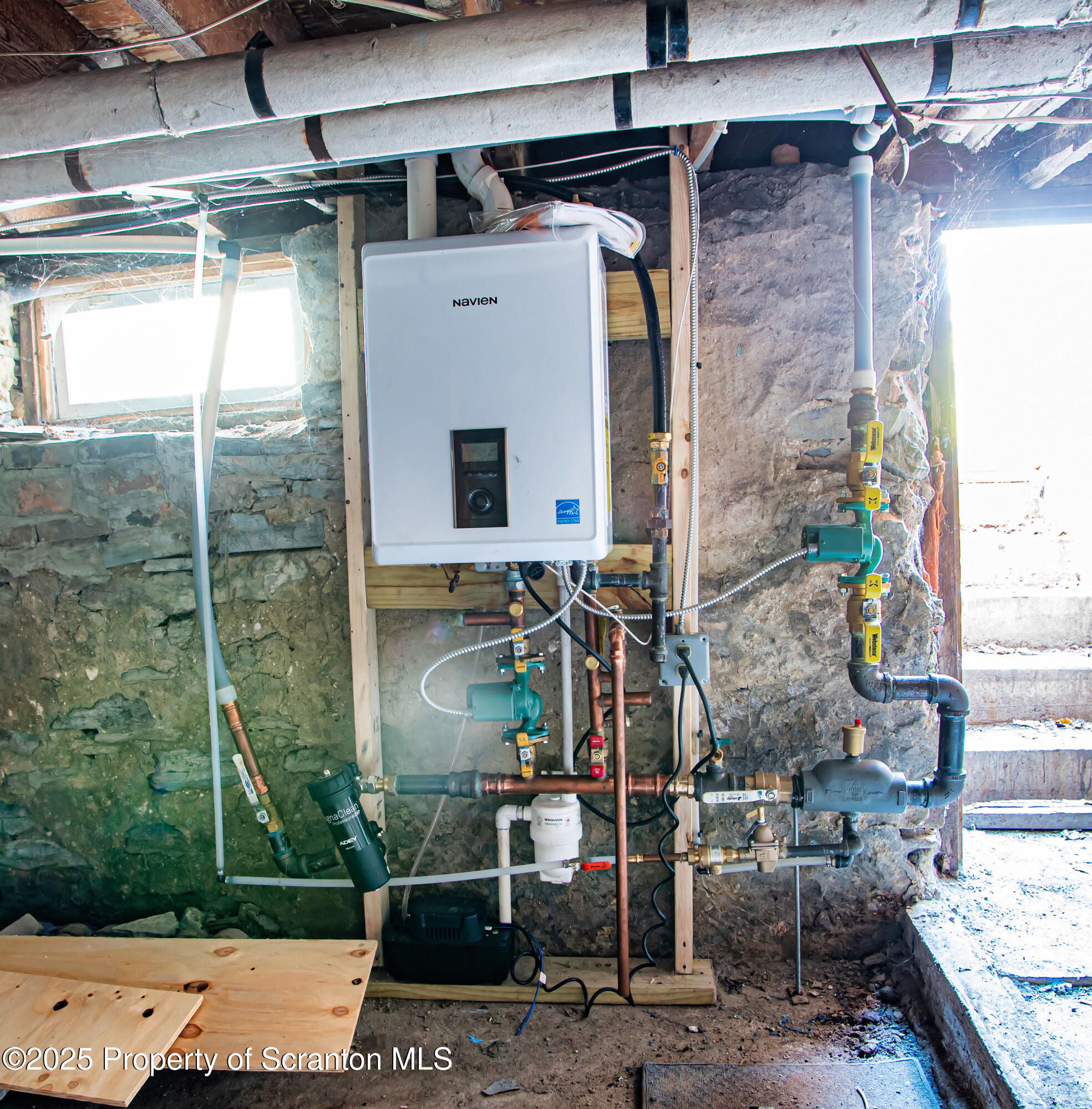 28 Pine Street Tunkhannock, PA 18657 - Photo 43 of 50 a utility room with dryer and washer
