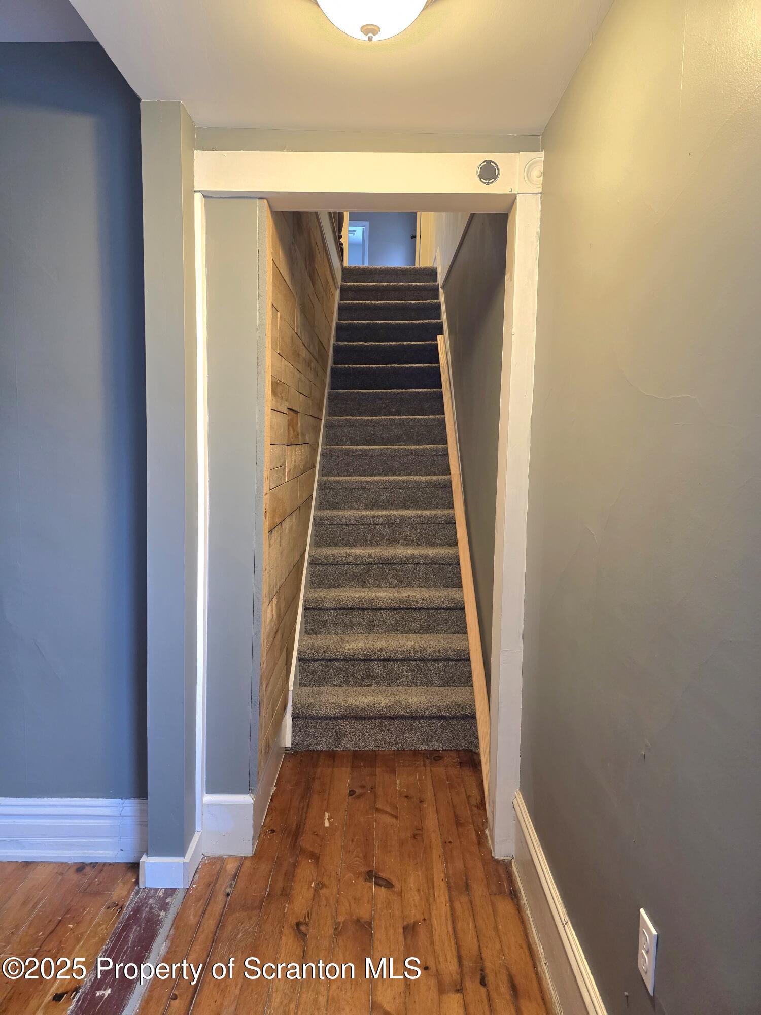 28 Pine Street Tunkhannock, PA 18657 - Photo 7 of 50 a view of entryway