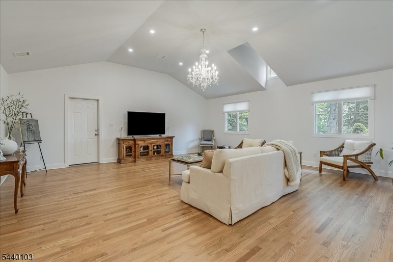 8 Sheeprock Road Kinnelon, NJ 07405 - Photo 4 of 47