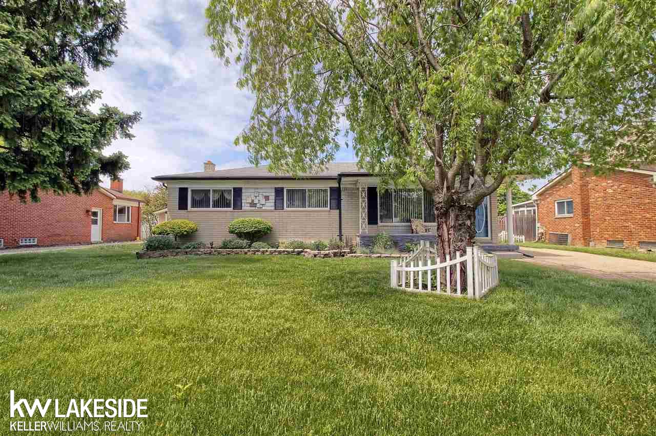 30221 Hayes Road Warren, MI 48088 - Photo 1 of 33 50012665.JPG