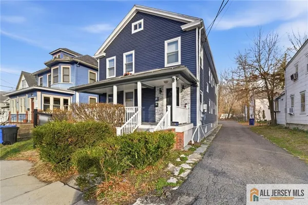 $2,400 | 29 Grant Street, Unit 1, Mount Holly, NJ 08060