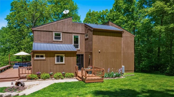 $395,000 | 10383 Twin Oaks Drive, Cambridge, OH 43725