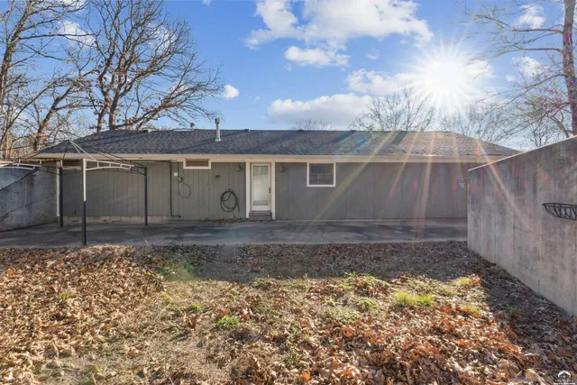 $350,000 | 1168 Kingman Road, Pomona, KS 66076