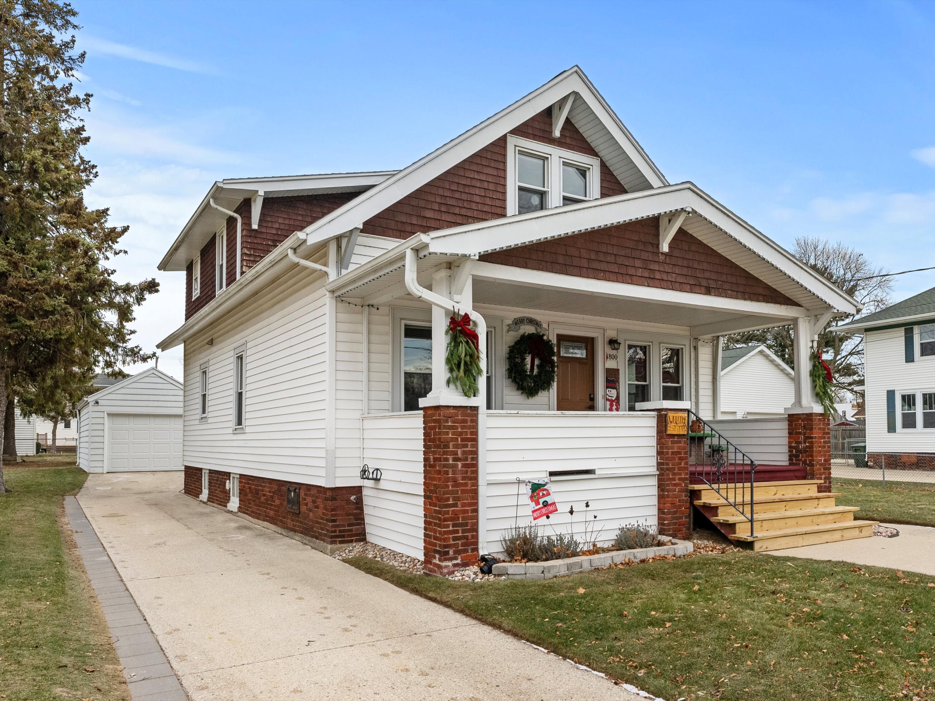 1800 27th Street Two Rivers, WI 54241 - Photo 1 of 1 Front