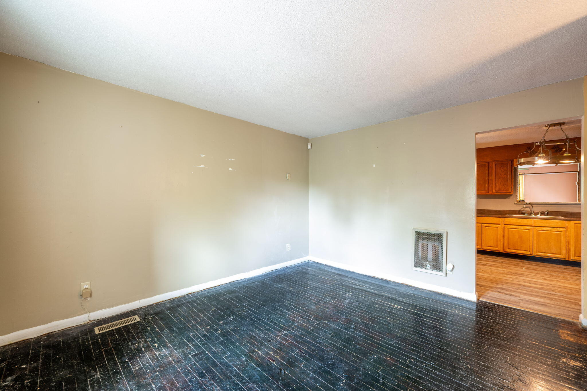 1002 Gillespie Road Chattanooga, TN 37411 - Photo 4 of 22 15-web-or-mls-DSC_4320