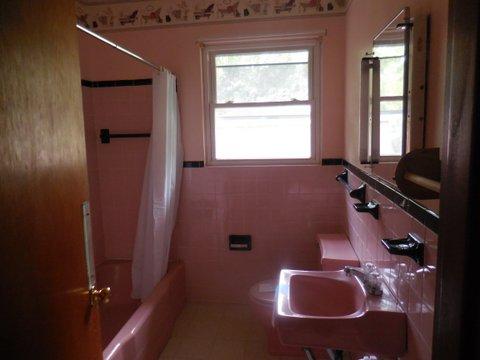 1024 North Sanctuary Road Chattanooga, TN 37421 - Photo 8 of 20 bathroom