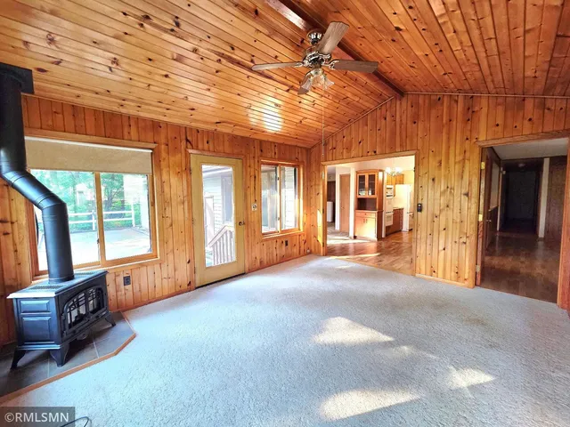 $355,900 | 400 Edgewood Drive, Glencoe, MN 55336