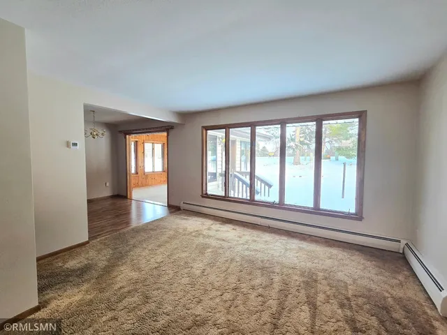 $355,900 | 400 Edgewood Drive, Glencoe, MN 55336