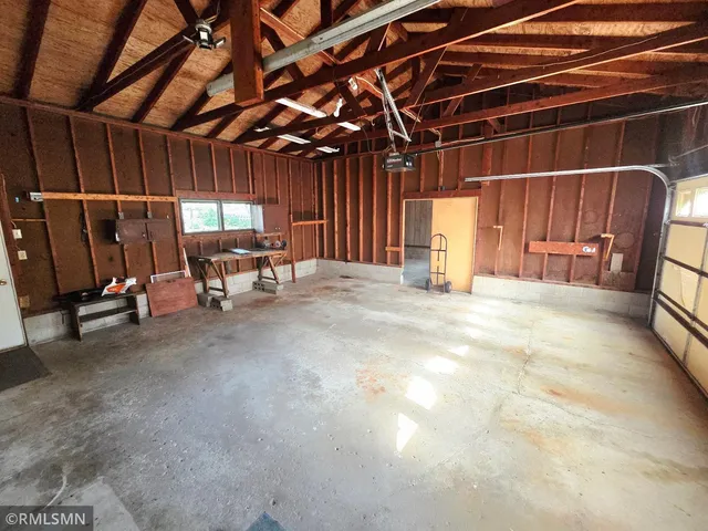 $355,900 | 400 Edgewood Drive, Glencoe, MN 55336