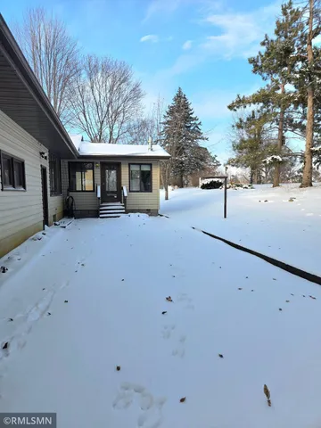 $355,900 | 400 Edgewood Drive, Glencoe, MN 55336