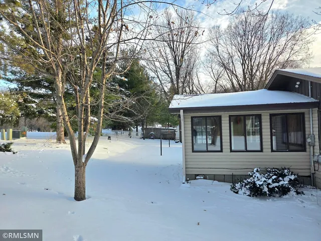 $355,900 | 400 Edgewood Drive, Glencoe, MN 55336