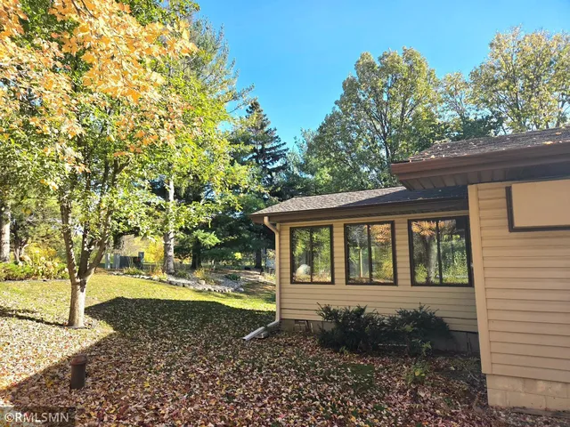 $355,900 | 400 Edgewood Drive, Glencoe, MN 55336