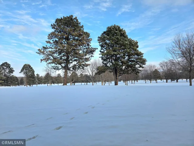 $355,900 | 400 Edgewood Drive, Glencoe, MN 55336