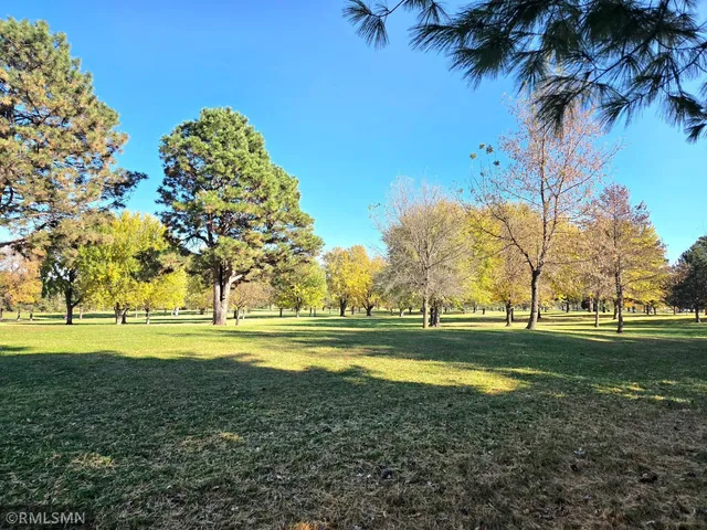 $355,900 | 400 Edgewood Drive, Glencoe, MN 55336