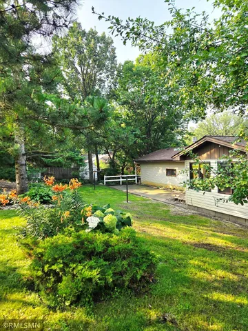 $355,900 | 400 Edgewood Drive, Glencoe, MN 55336