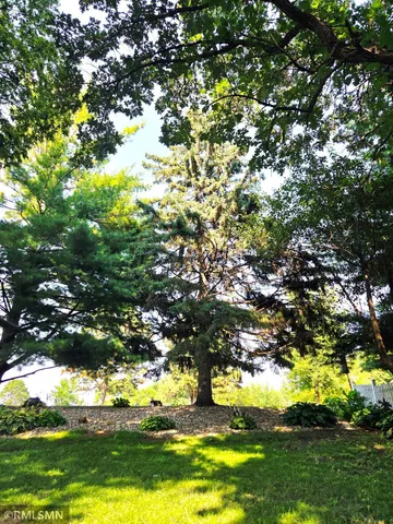 $355,900 | 400 Edgewood Drive, Glencoe, MN 55336