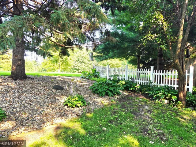 $355,900 | 400 Edgewood Drive, Glencoe, MN 55336