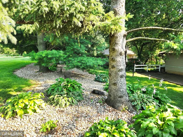 $355,900 | 400 Edgewood Drive, Glencoe, MN 55336