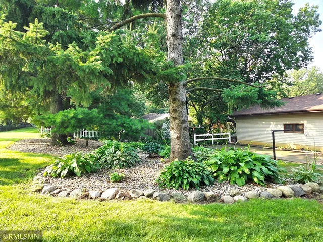 $355,900 | 400 Edgewood Drive, Glencoe, MN 55336