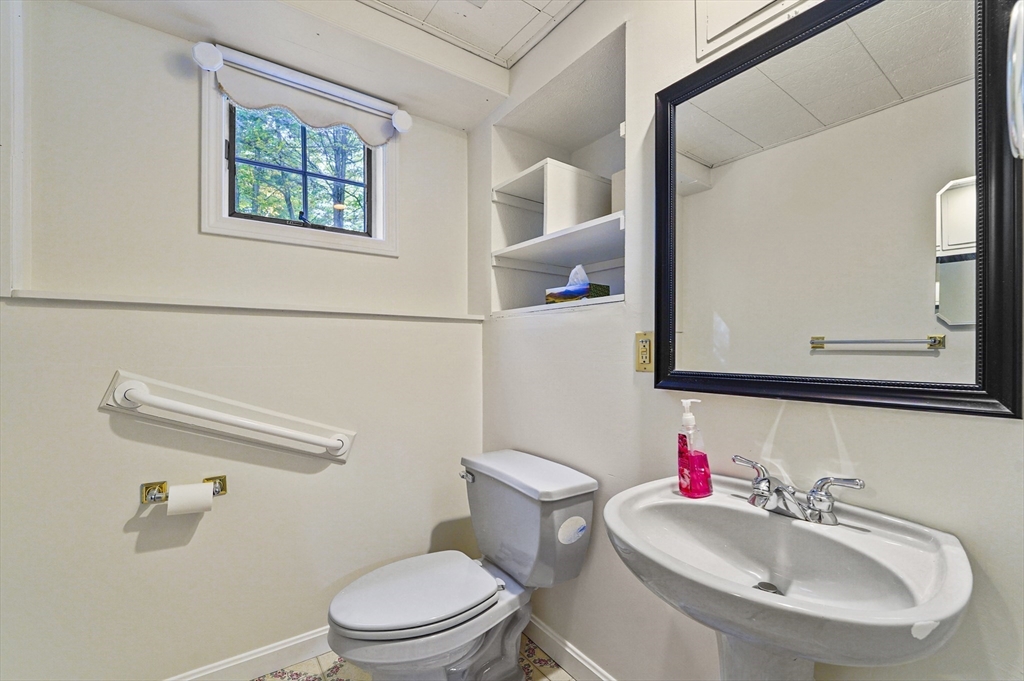 11 Fox Run Townsend, MA 01474 - Photo 34 of 39 Gallery Image 34