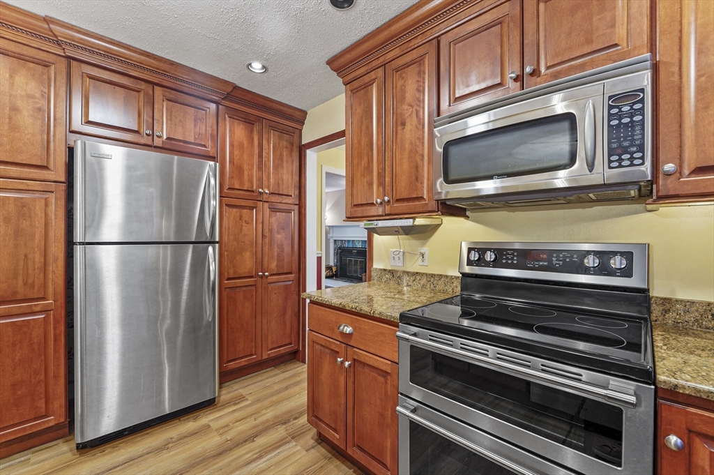 11 Fox Run Townsend, MA 01474 - Photo 9 of 39 Gallery Image 9