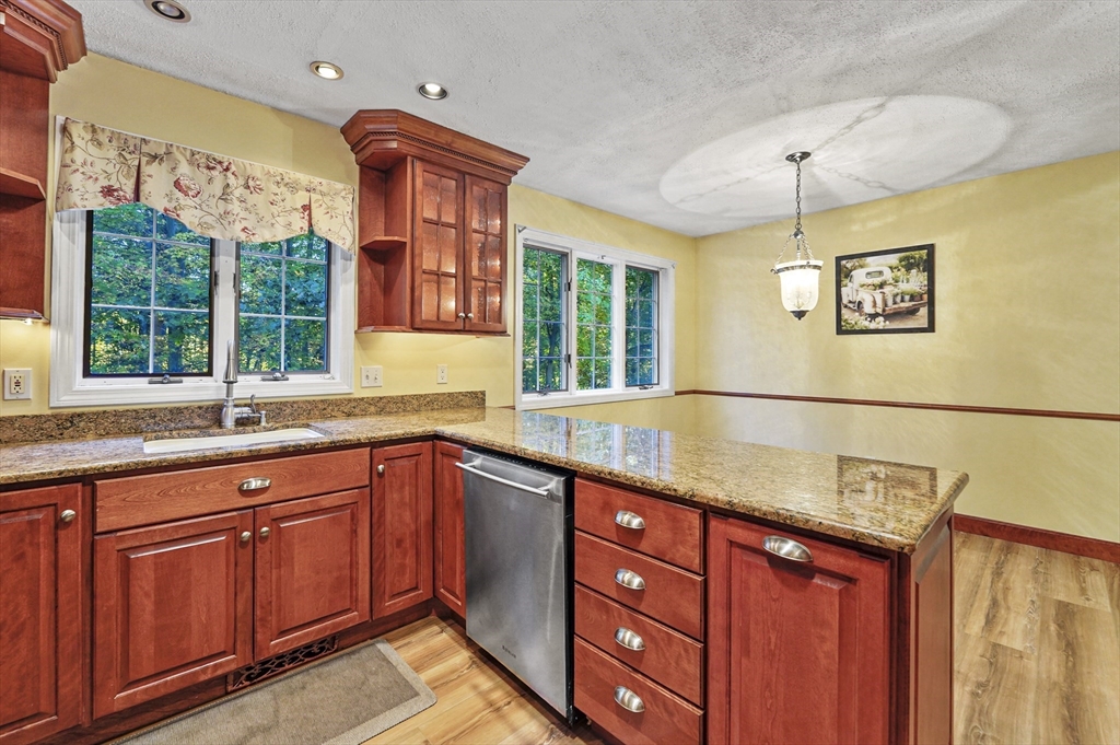 11 Fox Run Townsend, MA 01474 - Photo 10 of 39 Gallery Image 10