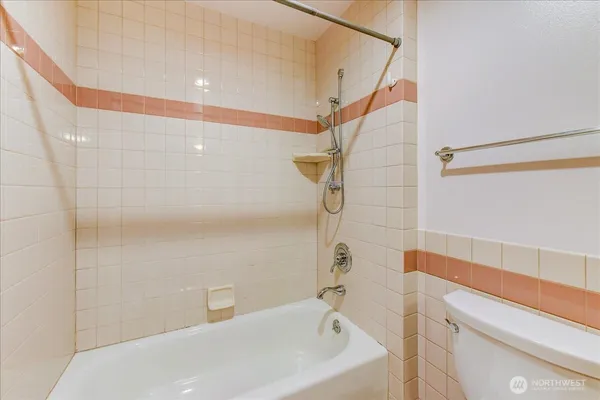 $799,950 | 1527 California Avenue Southwest, Unit 301, Seattle, WA 98116