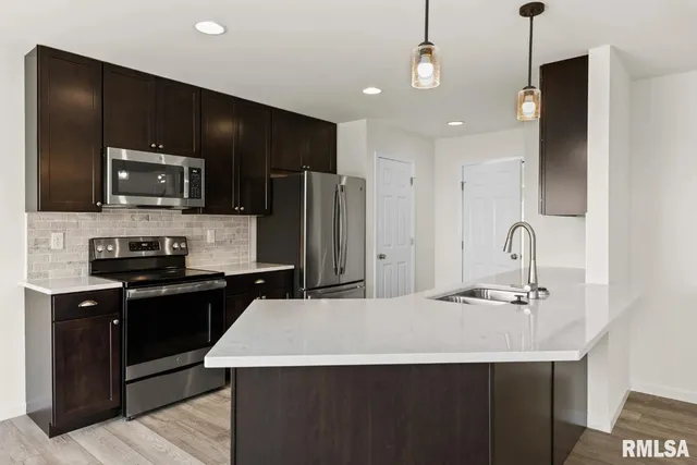 $335,000 | 709 Williams Way, Carbon Cliff, IL 61239